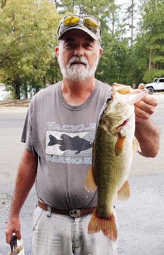 BIG BASS - Mr. Levi with 3.83 lbs.jpg