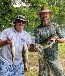 Jeff & Nick with 14.94 lbs.jpg