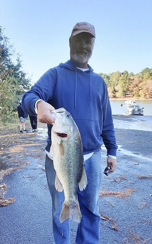 Gibson & Pearson with BIG BASS at 8.2 lbs.jpg